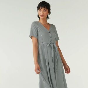 NWOT VETTA The Button Up Midi Dress Medium Black and White Stripe